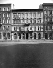 Magyarország, Budapest VIII., József körút 58. A kép forrását kérjük így adja meg: Fortepan / Budapest Főváros Levéltára. Levéltári jelzet: HU_BFL_XV_19_c_11, 1958, Budapest Főváros Levéltára / Városrendezési és Építészeti Osztályának fényképei, A Fővárosi Tanács VB Városrendezési és Építészeti Osztályának, fotózás, Patyolat Vállalat, Bútorbolt, fotószaküzlet, Budapest, Fortepan #103535