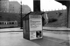 Magyarország, Budapest I.,Budapest II., Széll Kálmán (Moszkva) tér, gombavizsgáló. A kép forrását kérjük így adja meg: Fortepan / Budapest Főváros Levéltára. Levéltári jelzet: HU_BFL_XV_19_c_11, 1968, Budapest Főváros Levéltára / Városrendezési és Építészeti Osztályának fényképei, A Fővárosi Tanács VB Városrendezési és Építészeti Osztályának, bódé, villamos, Budapest, gombavizsgáló, Fortepan #103578