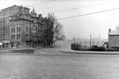 Magyarország, Budapest I., Döbrentei tér a Várkert (Groza Péter) rakpart felé nézve, balra a Döbrentei utca. A kép forrását kérjük így adja meg: Fortepan / Budapest Főváros Levéltára. Levéltári jelzet: HU_BFL_XV_19_c_11, 1960, Budapest Főváros Levéltára / Városrendezési és Építészeti Osztályának fényképei, A Fővárosi Tanács VB Városrendezési és Építészeti Osztályának, Budapest, Fortepan #103706