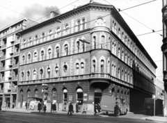 Magyarország, Budapest VIII., Üllői út 64., Nagy Templom utca sarok. A kép forrását kérjük így adja meg: Fortepan / Budapest Főváros Levéltára. Levéltári jelzet: HU_BFL_XV_19_c_11, 1973, Budapest Főváros Levéltára / Városrendezési és Építészeti Osztályának fényképei, A Fővárosi Tanács VB Városrendezési és Építészeti Osztályának, Budapest, Coca-Cola, Fortepan #103748