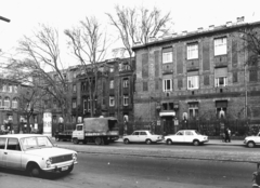 Magyarország, Budapest VIII., Üllői út 78. SOTE (később Semmelweis Egyetem) I. sz. Sebészeti Klinika. A kép forrását kérjük így adja meg: Fortepan / Budapest Főváros Levéltára. Levéltári jelzet: HU_BFL_XV_19_c_11, 1973, Budapest Főváros Levéltára / Városrendezési és Építészeti Osztályának fényképei, A Fővárosi Tanács VB Városrendezési és Építészeti Osztályának, Fiat-márka, Lada-márka, Zuk-márka, VAZ 2101, Fiat 128, Budapest, Fortepan #103758