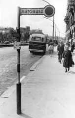 Magyarország, Budapest V.,Budapest VII., Károly (Tanács) körút a Deák Ferenc tér felé nézve. A kép forrását kérjük így adja meg: Fortepan / Budapest Főváros Levéltára. Levéltári jelzet: HU_BFL_XV_19_c_11, 1963, Budapest Főváros Levéltára / Városrendezési és Építészeti Osztályának fényképei, A Fővárosi Tanács VB Városrendezési és Építészeti Osztályának, Budapest, Fortepan #103839