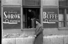 Magyarország, Budapest XIV., Bíbor utca 9. A kép forrását kérjük így adja meg: Fortepan / Budapest Főváros Levéltára. Levéltári jelzet: HU.BFL.XV.19.c.10, 1958, Budapest Főváros Levéltára / BRFK helyszínelési fényképei, BRFK Hivatala Bűnügyi Technikai Osztály, Budapest, Bűnügy rekonstruálása, betörés, Fortepan #103986