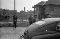 Magyarország, Budapest XI., Hegyalja út a Hermánd utca közelében. Szemben a dombtetőn a Süveg utca házai. A kép forrását kérjük így adja meg: Fortepan / Budapest Főváros Levéltára. Levéltári jelzet: HU.BFL.XV.19.c.10, 1960, Budapest Főváros Levéltára / BRFK helyszínelési fényképei, BRFK Hivatala Bűnügyi Technikai Osztály, Budapest, Bűnügy rekonstruálása, Fortepan #104066