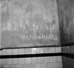 Magyarország, A kép forrását kérjük így adja meg: Fortepan / Budapest Főváros Levéltára. Levéltári jelzet: HU.BFL.XV.19.c.10, 1959, Budapest Főváros Levéltára / BRFK helyszínelési fényképei, BRFK Hivatala Bűnügyi Technikai Osztály, falfirka, Fortepan #104095