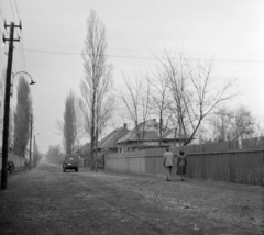 Magyarország, Budapest XX., Hosszú utca a Mártírok útja felől a Nagykőrösi út felé nézve. A kép forrását kérjük így adja meg: Fortepan / Budapest Főváros Levéltára. Levéltári jelzet: HU.BFL.XV.19.c.10, 1959, Budapest Főváros Levéltára / BRFK helyszínelési fényképei, BRFK Hivatala Bűnügyi Technikai Osztály, GAZ 69, Budapest, Fortepan #104107