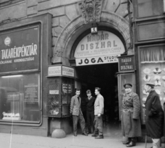 Magyarország, Budapest V., Szent István körút 5. A kép forrását kérjük így adja meg: Fortepan / Budapest Főváros Levéltára. Levéltári jelzet: HU.BFL.XV.19.c.10, 1959, Budapest Főváros Levéltára / BRFK helyszínelési fényképei, BRFK Hivatala Bűnügyi Technikai Osztály, Budapest, Bűnügy rekonstruálása, betörés, Fortepan #104196