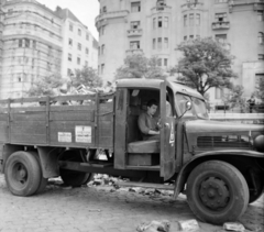 Magyarország, Budapest XIII., pesti alsó rakpart, háttérben az Újpesti rakpart - Katona József utca sarokházai. A kép forrását kérjük így adja meg: Fortepan / Budapest Főváros Levéltára. Levéltári jelzet: HU.BFL.XV.19.c.10, 1961, Budapest Főváros Levéltára / BRFK helyszínelési fényképei, BRFK Hivatala Bűnügyi Technikai Osztály, teherautó, Budapest, BSzV-szervezet, Fortepan #104327