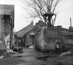 Magyarország, Budapest VIII., Tömő utca 31. Béke királynéja kápolna. A kép forrását kérjük így adja meg: Fortepan / Budapest Főváros Levéltára. Levéltári jelzet: HU.BFL.XV.19.c.10, 1963, Budapest Főváros Levéltára / BRFK helyszínelési fényképei, BRFK Hivatala Bűnügyi Technikai Osztály, Budapest, Fortepan #104432