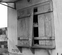 Magyarország, Budapest XI., trafik a Hamzsabégi út - Vincellér utca sarkán. A kép forrását kérjük így adja meg: Fortepan / Budapest Főváros Levéltára. Levéltári jelzet: HU.BFL.XV.19.c.10, 1963, Budapest Főváros Levéltára / BRFK helyszínelési fényképei, BRFK Hivatala Bűnügyi Technikai Osztály, Budapest, betörés, Fortepan #104468