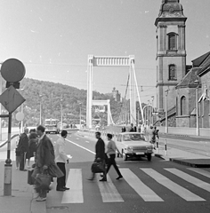 Hungary, Budapest V., Erzsébet híd pesti hídfő., 1969, Fortepan, transport, church, traffic, bus, Gerrman brand, Hungarian brand, street view, genre painting, crosswalk, Ikarus-brand, Wartburg-brand, lamp post, Ikarus 620, tram stop, waiter, Budapest, Fortepan #1046