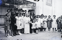 Magyarország, Budapest VII., a Kazinczy utcai orthodox központ udvara, hüpe (menyegzői baldachin) a zsinagógánál., 1947, Hámori Gyula, zsidóság, Budapest, héber írás, hüpe, Dávid csillag, esküvő, Fortepan #104633