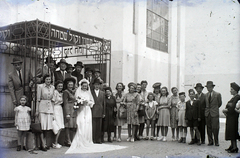 Magyarország, Budapest VII., a Kazinczy utcai orthodox központ udvara, hüpe (menyegzői baldachin) a zsinagógánál., 1947, Hámori Gyula, zsidóság, Budapest, héber írás, hüpe, Dávid csillag, esküvő, Fortepan #104670