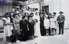 Magyarország, Budapest VII., a Kazinczy utcai orthodox központ udvara, balra a hüpe (menyegzői baldachin) a zsinagógánál., 1947, Hámori Gyula, zsidóság, Budapest, hüpe, esküvő, Fortepan #104706