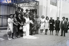 Magyarország, Budapest VII., a Kazinczy utcai orthodox központ udvara, hüpe (menyegzői baldachin) a zsinagógánál., 1947, Hámori Gyula, zsidóság, Budapest, héber írás, hüpe, Dávid csillag, esküvő, Fortepan #104711