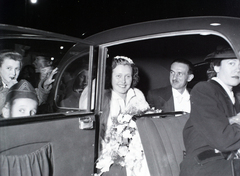 Hungary, 1948, Hámori Gyula, Budapest, smile, bride, automobile, groom, Fortepan #104849