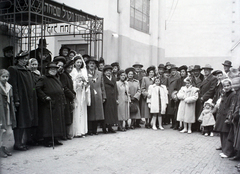 Magyarország, Budapest VII., a Kazinczy utcai orthodox központ udvara, hüpe (menyegzői baldachin) a zsinagógánál., 1948, Hámori Gyula, zsidóság, Budapest, héber írás, hüpe, Dávid csillag, Fortepan #104868