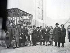 Magyarország, Budapest VII., a Kazinczy utcai orthodox központ udvara, hüpe (menyegzői baldachin) a zsinagógánál., 1948, Hámori Gyula, zsidóság, Budapest, héber írás, hüpe, Dávid csillag, Fortepan #105184