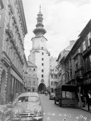 Slovakia, Bratislava, Mihály utca a Mihály-kapu felé nézve., 1965, Kurutz Márton, Czechoslovakia, Tatra-brand, commercial vehicle, Skoda-brand, Baroque-style, automobile, number plate, gate tower, City gate, Fortepan #10528