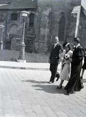 Magyarország, Budapest V., Március 15. (Eskü) tér, háttérben a Belvárosi Nagyboldogasszony Főplébánia-templom., 1948, Hámori Gyula, Budapest, Fortepan #105323