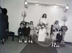 Magyarország, Budapest VII., a Kazinczy utcai orthodox központ, Sasz Chevra imaház., 1948, Hámori Gyula, zsidóság, Budapest, héber írás, Dávid csillag, koszorúslány, menyasszony, kisfiú, Fortepan #105367