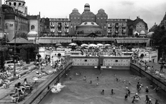 Hungary, Budapest XI., Gellért Gyógyfürdő, hullámmedence., 1943, Archiv für Zeitgeschichte ETH Zürich / Agnes Hirschi, Carl Lutz, wave pool, Secession, Budapest, Bath house, Art Nouveau architecture, Ármin Hegedűs-design, Artúr Sebestyén-design, Izidor Sterk-design, Fortepan #105678