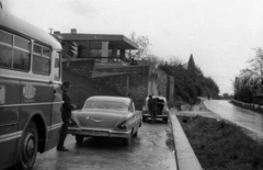 Hungary, Balatonszepezd, Sellő vendéglő (tervező: Makovecz Imre)., 1965, Hunyady József, bus, MÁVAUT-organisation, Chevrolet-brand, automobile, number plate, Fortepan #105852