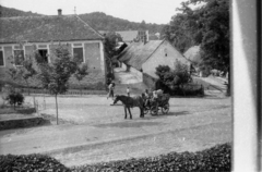 Hungary,Lake Balaton, Szigliget, Kossuth utca, kilátás az Esterházy-kastély, az Írók Alkotóházának ablakából a Tanácsháza (később Polgármesteri Hivatal) felé., 1962, Hunyady József, chariot, Fortepan #105909