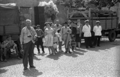 Magyarország, Győr, Apor Vilmos püspök tere (Martinovics tér) a Székesegyház mellett. A felvétel Az aranyfej című film forgatásakor készült., 1963, Hunyady József, filmforgatás, Fortepan #106075