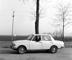 Magyarország, a volán mögött Hunyady József író., 1970, Hunyady József, Wartburg-márka, buszmegálló, Wartburg 353, Fortepan #106560