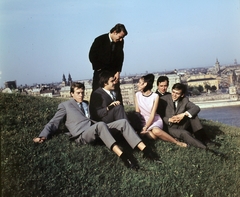 Hungary, Budapest XI., Koncz Zsuzsa és a Metró együttes: Brunner Győző, Bokány Ferenc, Sztevanovity Zorán (áll), Latzin Norbert, Sztevanovity Dusán., 1965, Hunyady József, colorful, Budapest, tableau, musician, Fortepan #106563