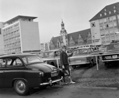 Németország, Lipcse, Markt, háttérben a Régi Városháza., 1969, Hunyady József, Moszkvics-márka, NDK, középület, reneszánsz, automobil, Skoda Octavia, Trabant 601, Hieronymus Lotter-terv, Fortepan #106583