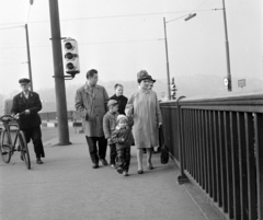 Magyarország, Budapest, Margit híd a szigeti lejárónál., 1964, Hunyady József, Fortepan #106584