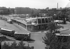 Magyarország, Szeged, Mars (Marx) tér, autóbusz-állomás., 1967, UVATERV, autóbusz, magyar gyártmány, Ikarus-márka, pótkocsi, MÁVAUT-szervezet, látkép, Ikarus 55, Ikarus 31/311, Ikarus 620/630, buszpályaudvar, helységnév tábla, autóbuszállomás, ÁMG  406, ÁMG  406, Fortepan #10700