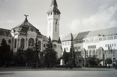 Romania,Transylvania, Târgu Mureș, Gyözelem tér (Piața Victoriei, ekkor Ugron Gábor tér), balra a Városháza, jobbra a Kultúrpalota részlete látszik., 1940, Kókány Jenő, Secession, palace, public building, Marcell Komor-design, Art Nouveau architecture, Dezső Jakab-design, Fortepan #107428