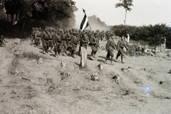 Romania,Transylvania, Észak-Erdély. A felvétel a magyar csapatok bevonulása idején készült., 1940, Kókány Jenő, flag, anti-tank obstacles, Fortepan #107436