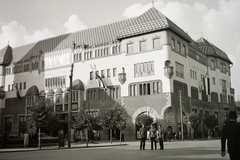 Romania,Transylvania, Târgu Mureș, Rózsák tere (Piata Trandafirilor, ekkor Széchenyi tér), Kultúrpalota., 1940, Kókány Jenő, Secession, palace, Marcell Komor-design, Art Nouveau architecture, Dezső Jakab-design, Fortepan #107439