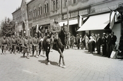 Romania,Transylvania, Dej, Fő tér a magyar csapatok bevonulása idején. A felvétel 1940. szeptember 8-án készült., 1940, Kókány Jenő, "Bocskai" side cap, Fortepan #107442