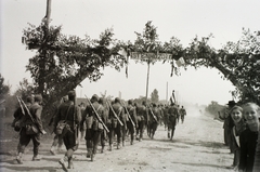 Romania,Transylvania, Észak-Erdély. A felvétel a magyar csapatok bevonulása idején készült., 1940, Kókány Jenő, triumphal arc, Fortepan #107465