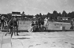 Magyarország, Székesfehérvár, Strand., 1939, Kókány Jenő, medence, fürdőruha, napernyő, életkép, trambulin, Fortepan #107524