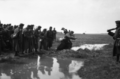 Szerbia, a felvétel a 3. magyar hadsereg délvidéki hadművelete idején készült., 1941, Kókány Jenő, katona, sár, Fortepan #107656