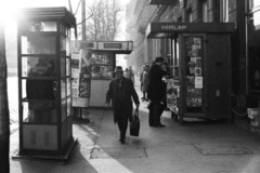 Hungary, Budapest XII., Krisztina körút a Csaba utcától a Vérmező felé nézve., 1982, Makovecz Benjamin, phone booth, newsstand, Budapest, Fortepan #107861