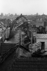 Hungary, Budapest V., Váci utca a Szarka utcától a Március 15. tér felé nézve., 1982, Makovecz Benjamin, picture, rain, Budapest, roof, Fortepan #107917