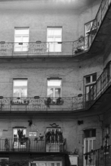 1985, Makovecz Benjamin, courtyard balcony, tenement house, Fortepan #108248