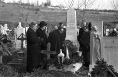 Hungary, Budapest XII., Farkasréti temető, megemlékezés ományi Kálló Ferenc tábori főesperes sírhelyénél., 1954, Hámori Gyula, Budapest, anti-fascist, Fortepan #108332