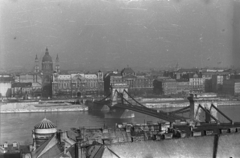 Magyarország, Budapest I.,Budapest V., kilátás a budai Vár felõl a Széchenyi Lánchíd és a Széchenyi István (Roosevelt) tér felé., 1955, Hámori Gyula, híd, látkép, függőhíd, Duna-híd, William Tierney Clark-terv, Budapest, autóbusz, Fortepan #108351