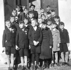 1942, Mészöly Leonóra, uniform, tableau, kids, boys, caps, Fortepan #10838