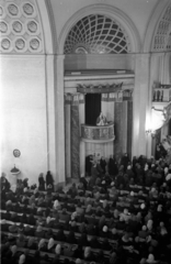 Magyarország, Budapest VIII., Magyarok Nagyasszonya (Rezső) tér, Magyarok Nagyasszonya-templom., 1955, Hámori Gyula, pap, szószék, templombelső, Budapest, Fortepan #108530