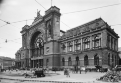 Magyarország, Budapest VIII., Keleti pályaudvar., 1952, UVATERV, vasút, telefonfülke, pályaudvar, eklektikus építészet, Budapest, Rochlitz Gyula-terv, Fortepan #10883