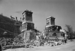 Magyarország, Budapest I., a lerombolt Erzsébet híd budai hídfője., 1953, UVATERV, híd, szobor, hídroncs, eklektikus építészet, Budapest, függőhíd, Szent Gellért-ábrázolás, Kherndl Antal-terv, Czekelius Aurél-terv, Fortepan #10898